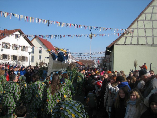 ../Images/2006-02-05_Umzug-Pfohren-Schnuferzunft_037.jpg
